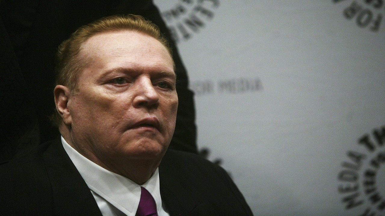 Backdrop for Larry Flynt: The Right to Be Left Alone