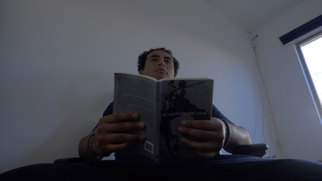 Backdrop for esencialmente sufrir, esencialmente humano