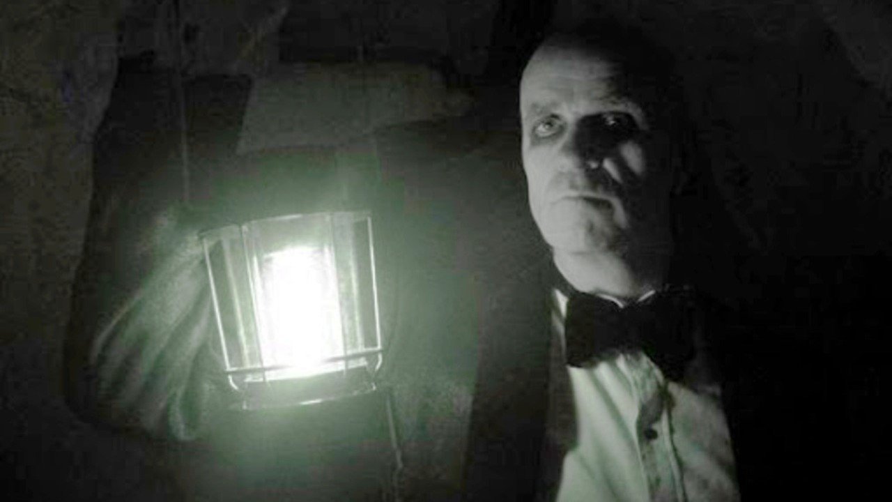 Backdrop for The Roost