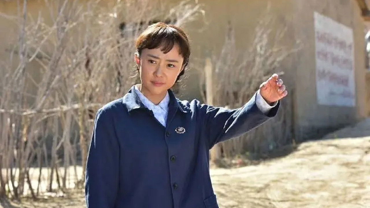 Backdrop for The Man Who Defends the Frontier