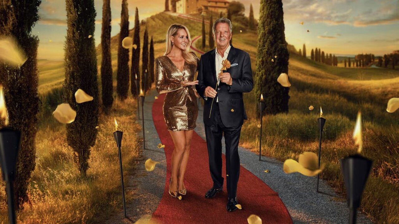 Backdrop for De Golden Bachelor