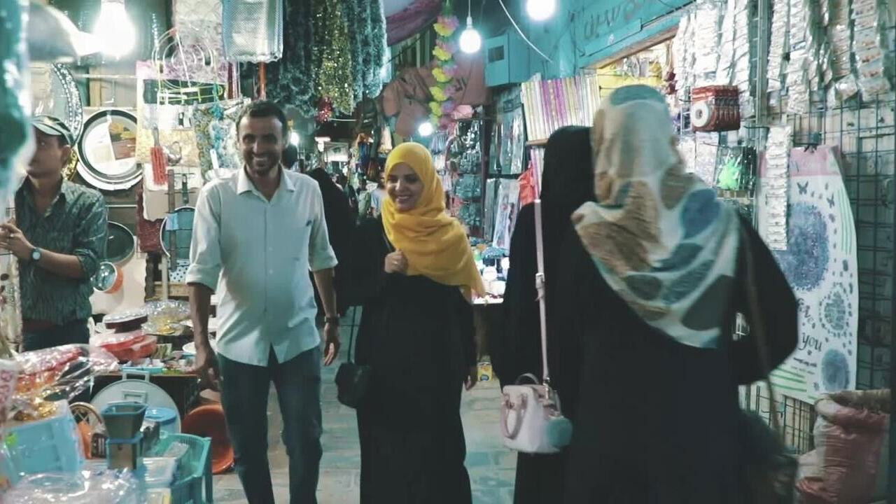 Backdrop for 10 Days Before the Wedding