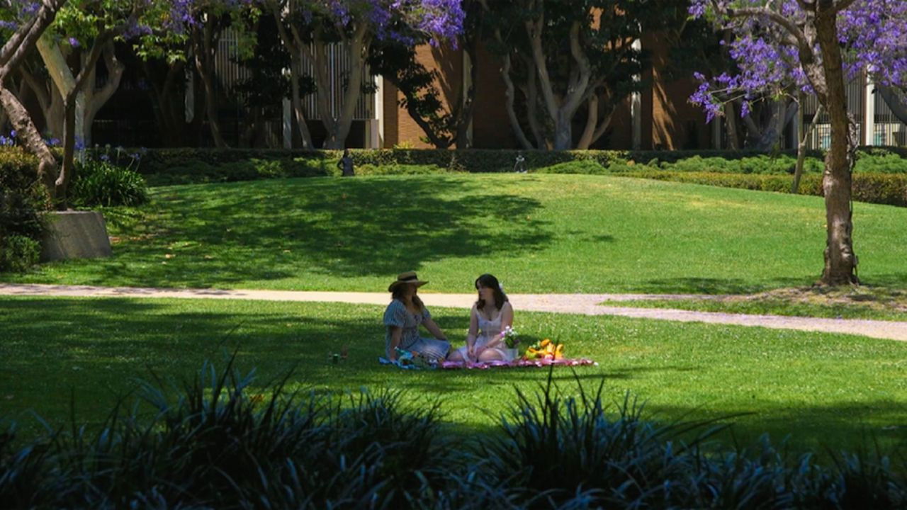 Backdrop for Talia and Vee Go to Brunch