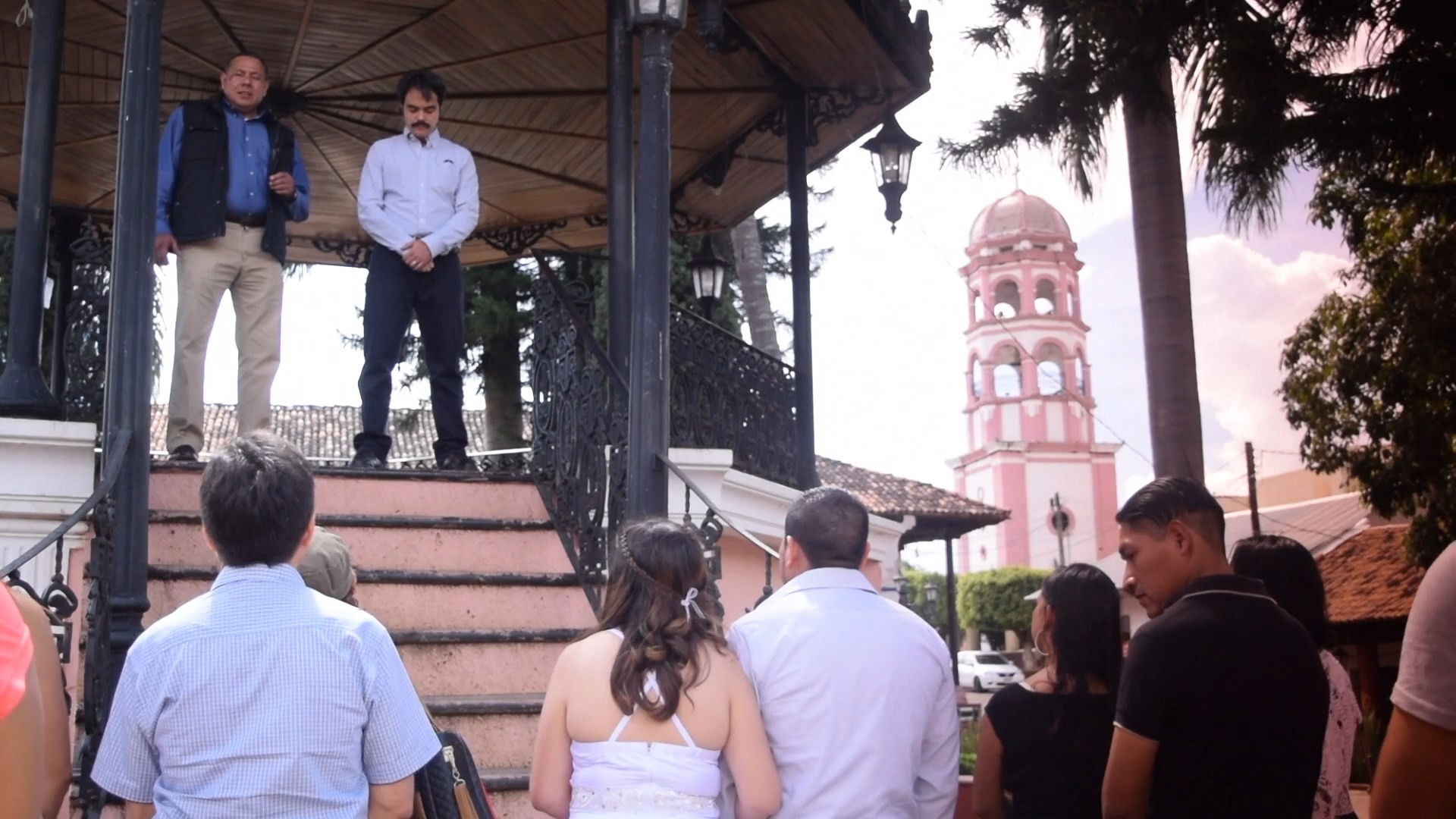 Backdrop for El precio de la traición