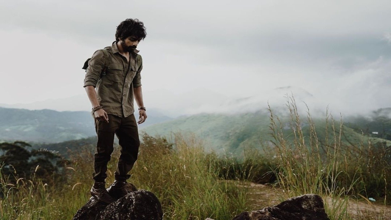 Backdrop for Putham Pudhu Kaalai Vidiyaadhaa