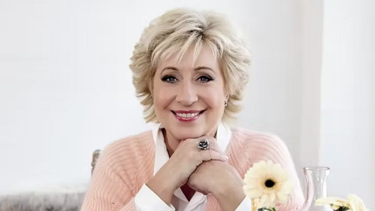 Backdrop for Birthe Kjær forever: Hele Danmarks Birthe