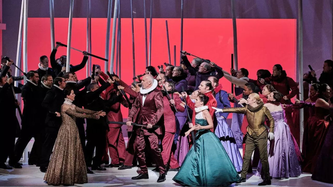 Backdrop for Opéra National de Paris: Meyerbeer's Les Huguenots