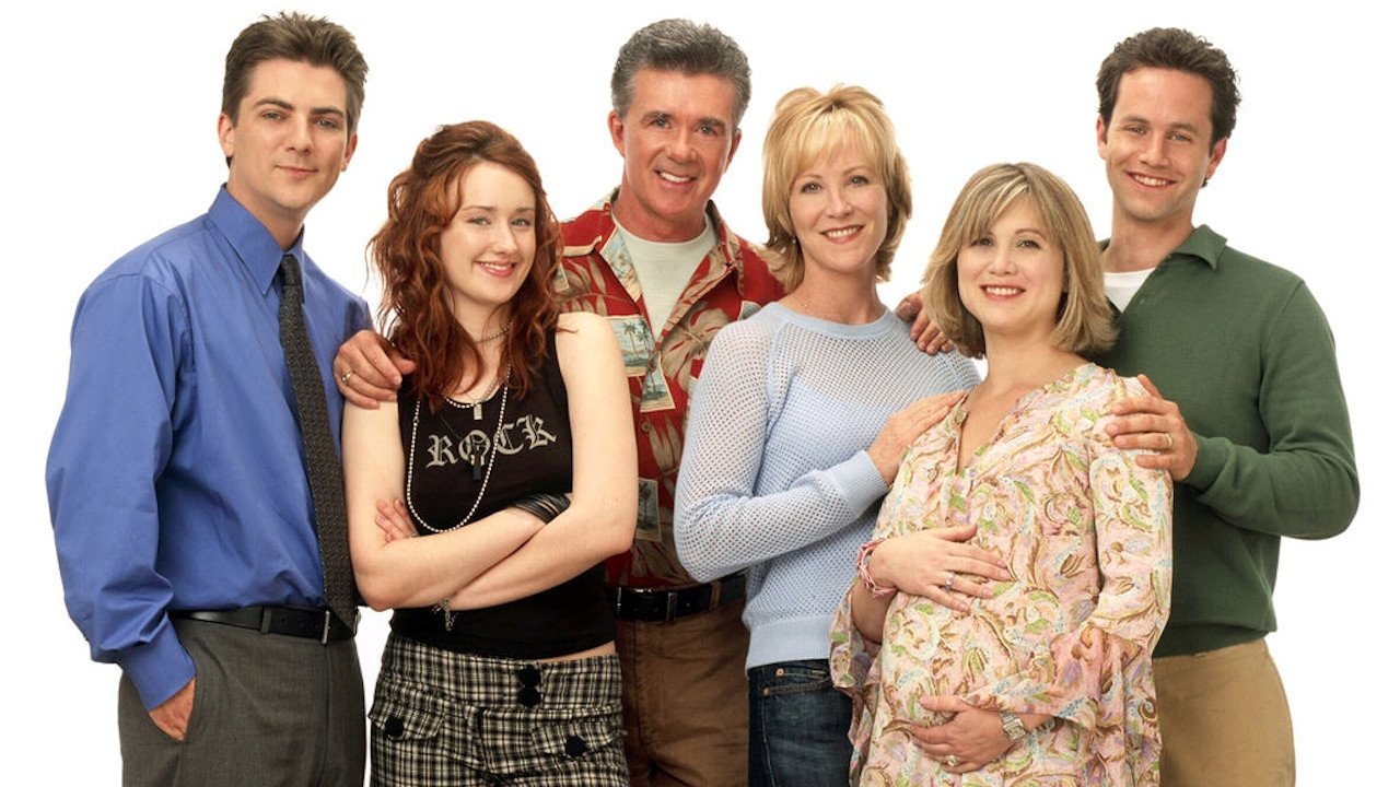 Backdrop for Growing Pains: Return of the Seavers