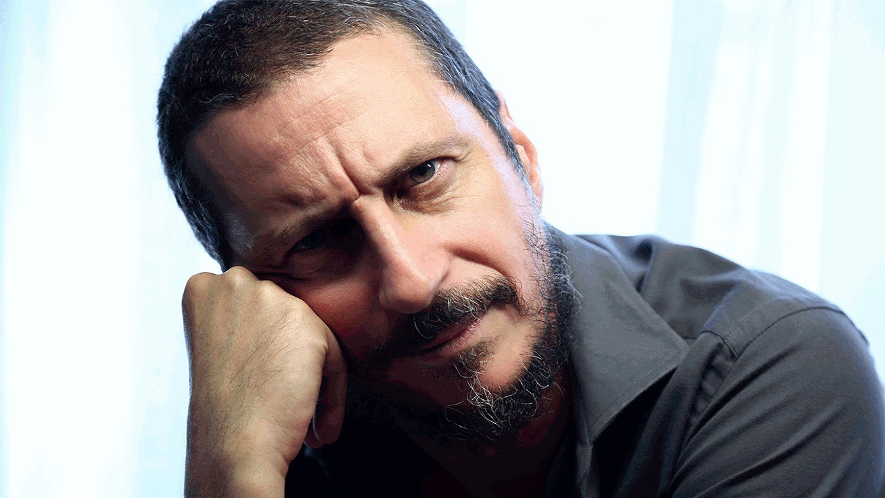 Backdrop for Luca Bizzarri - Non hanno un amico