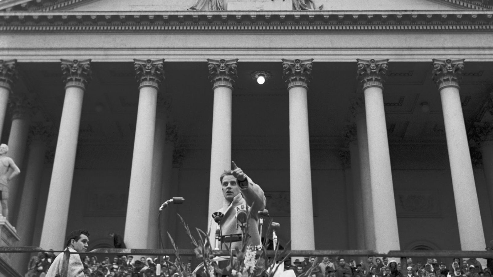 Backdrop for The Unelected Statesman