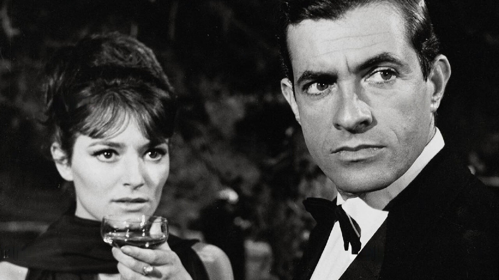 Backdrop for Brillante Porvenir