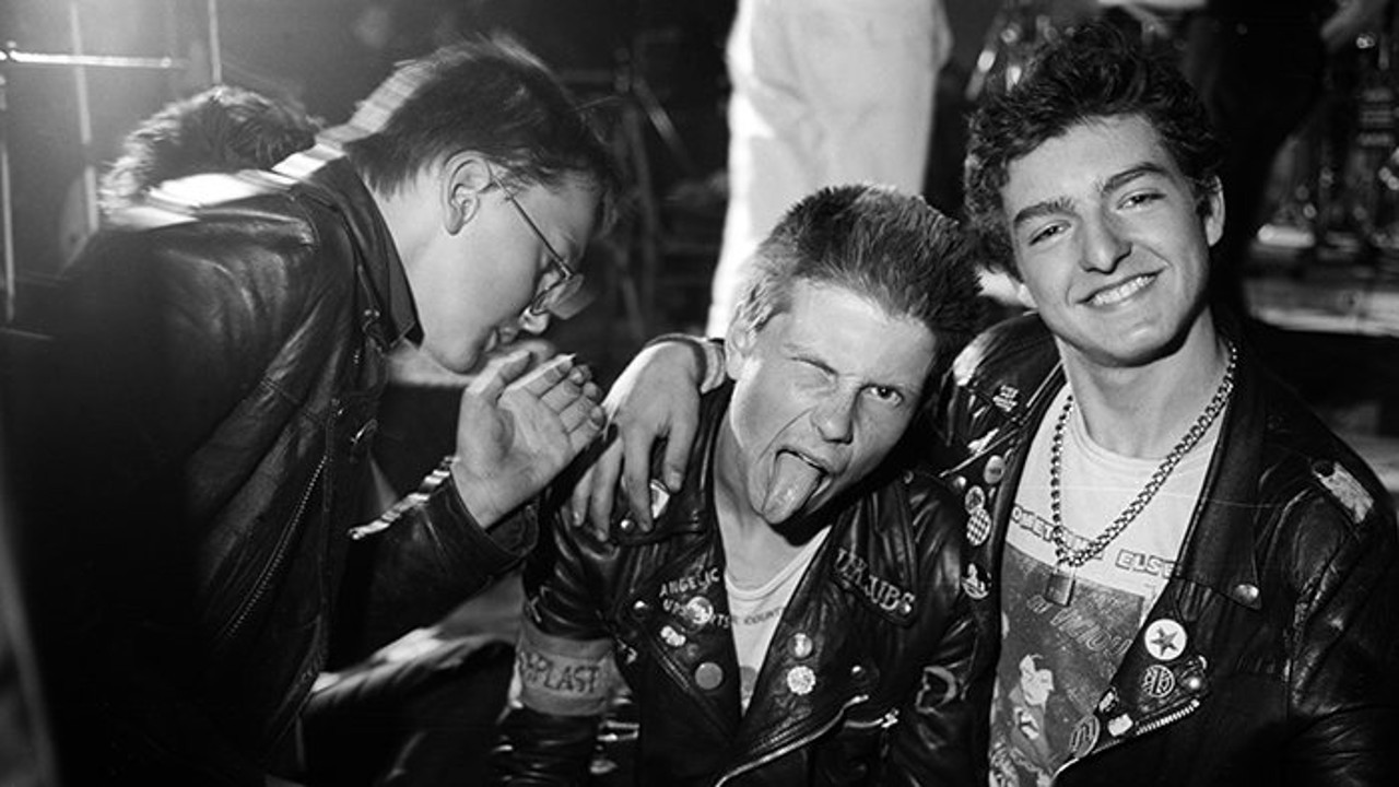 Backdrop for Es is zum scheissn