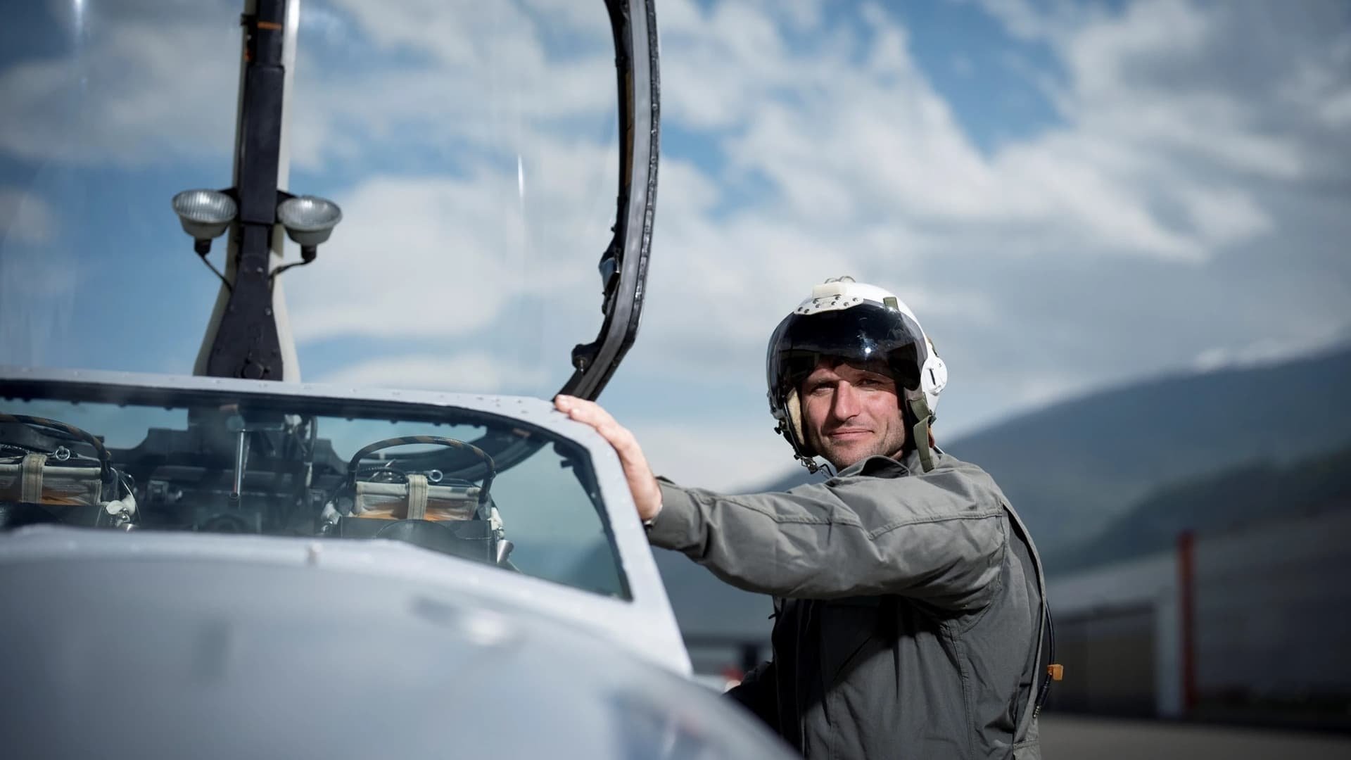 Backdrop for Guy Martin: Top Gun