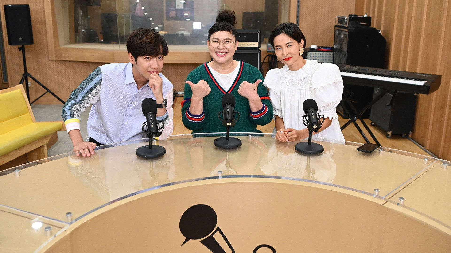 Backdrop for 인터뷰게임