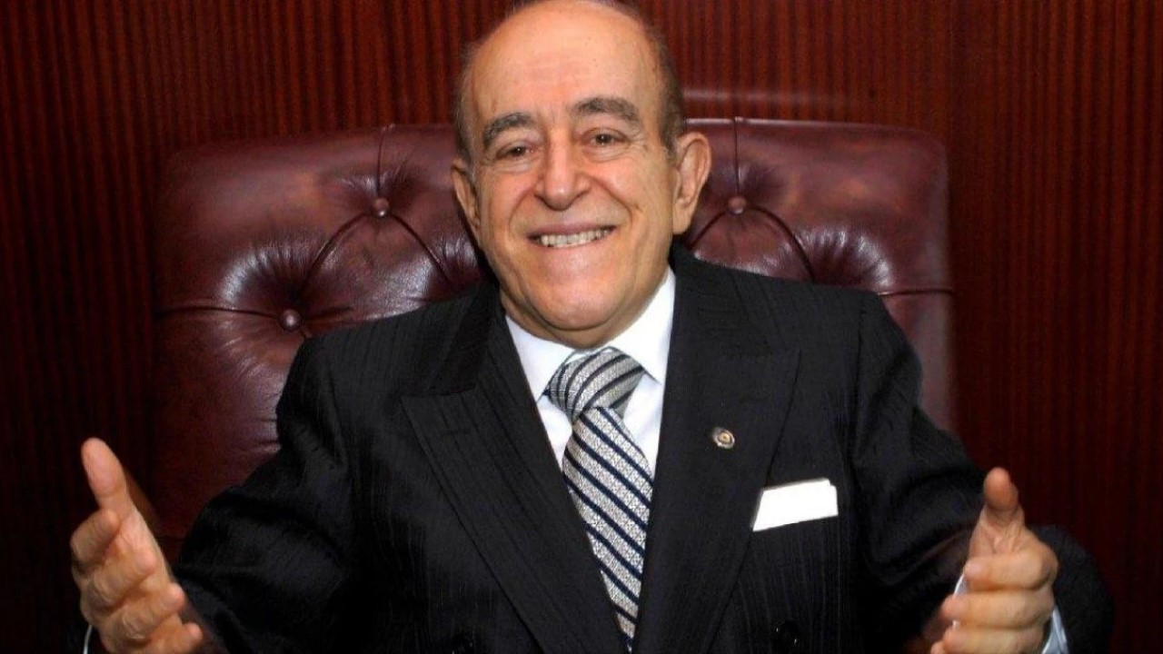 Backdrop for Sakıp Sabancı