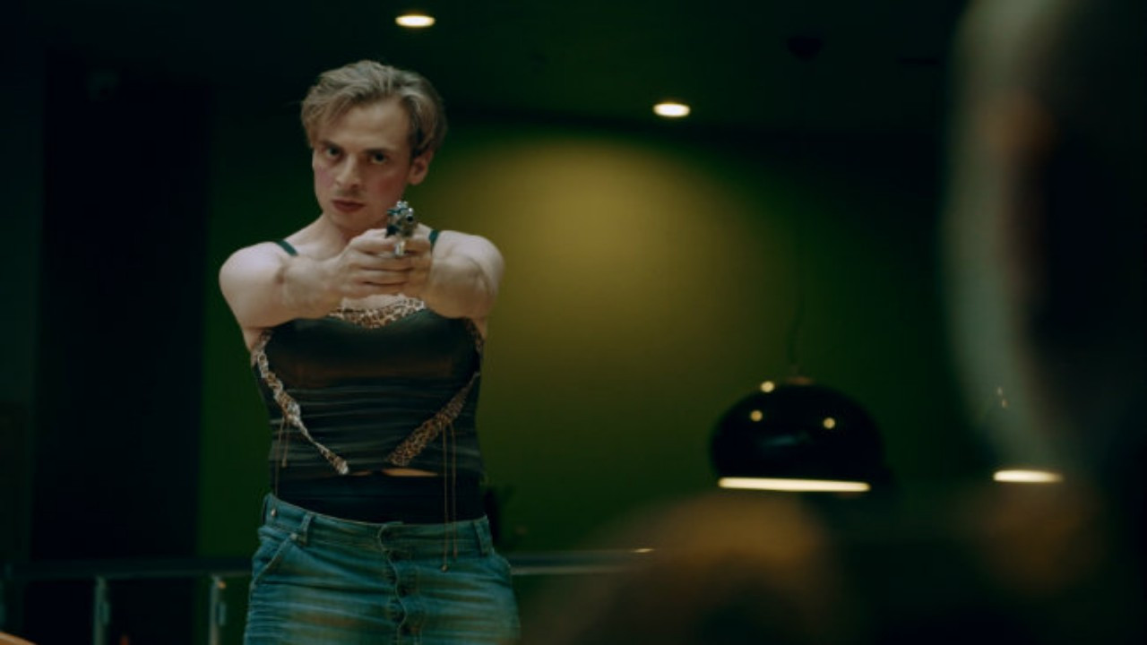 Backdrop for Bir Gece