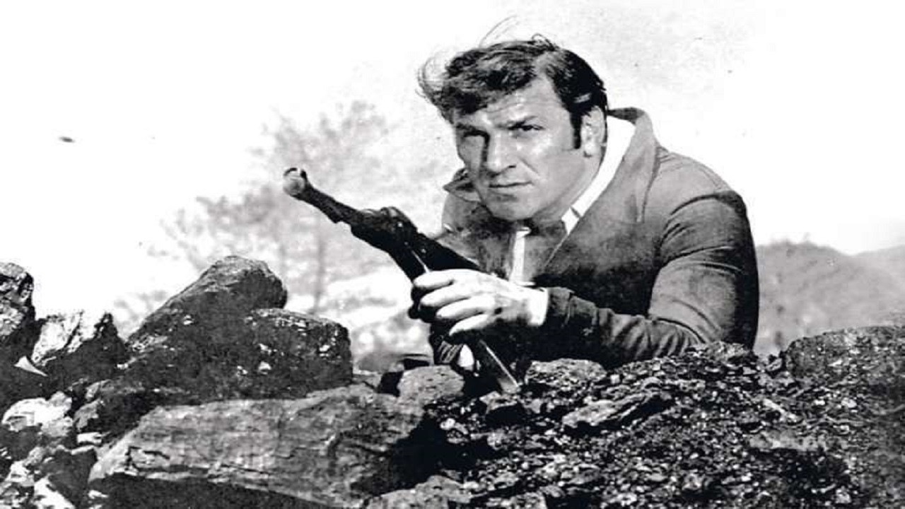 Backdrop for Walter Defends Sarajevo