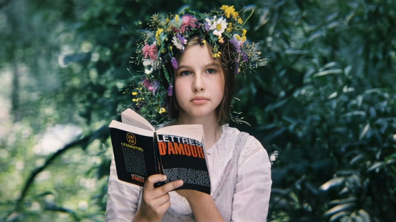 Backdrop for One Hundred Days After Childhood