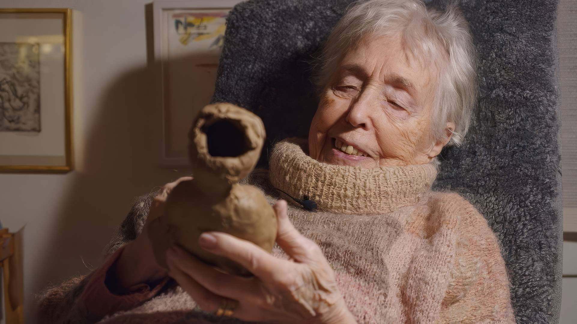 Backdrop for Farmors leriga händer - En film om Lisa Larson