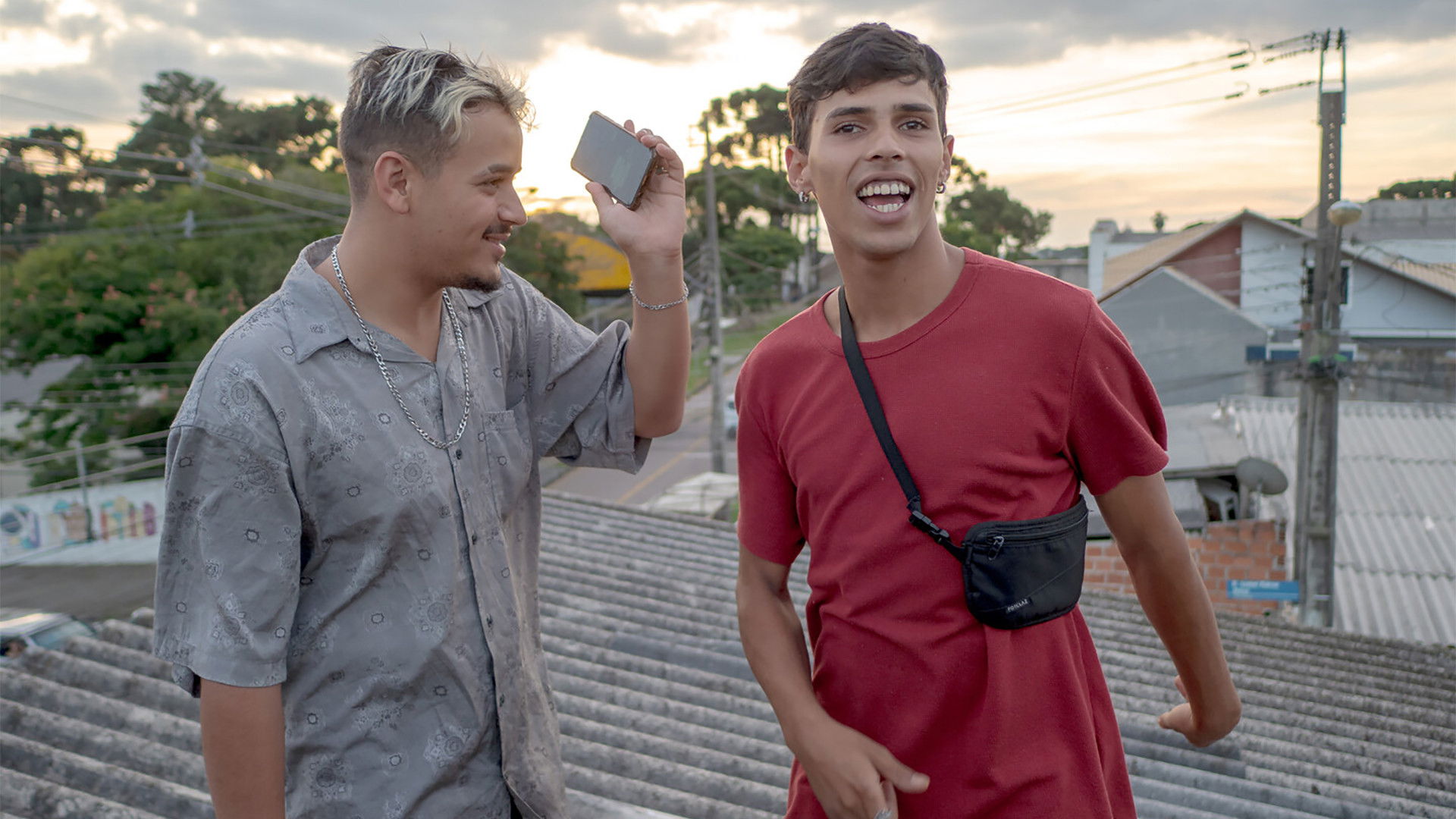 Backdrop for Outros Abrigos