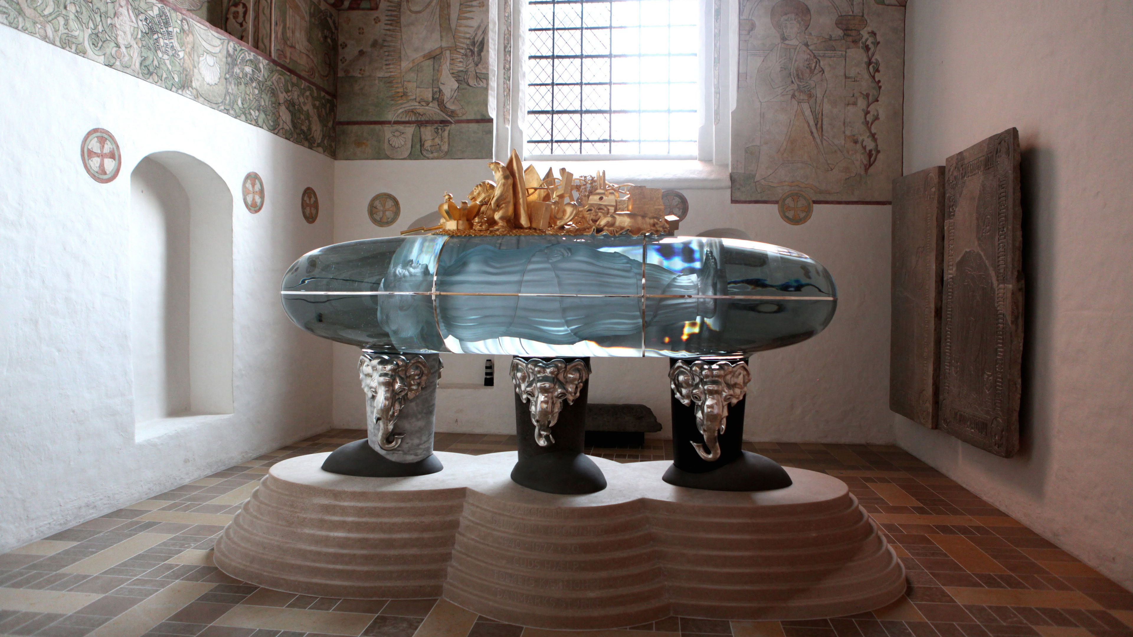 Backdrop for Sarcophagus for a Queen