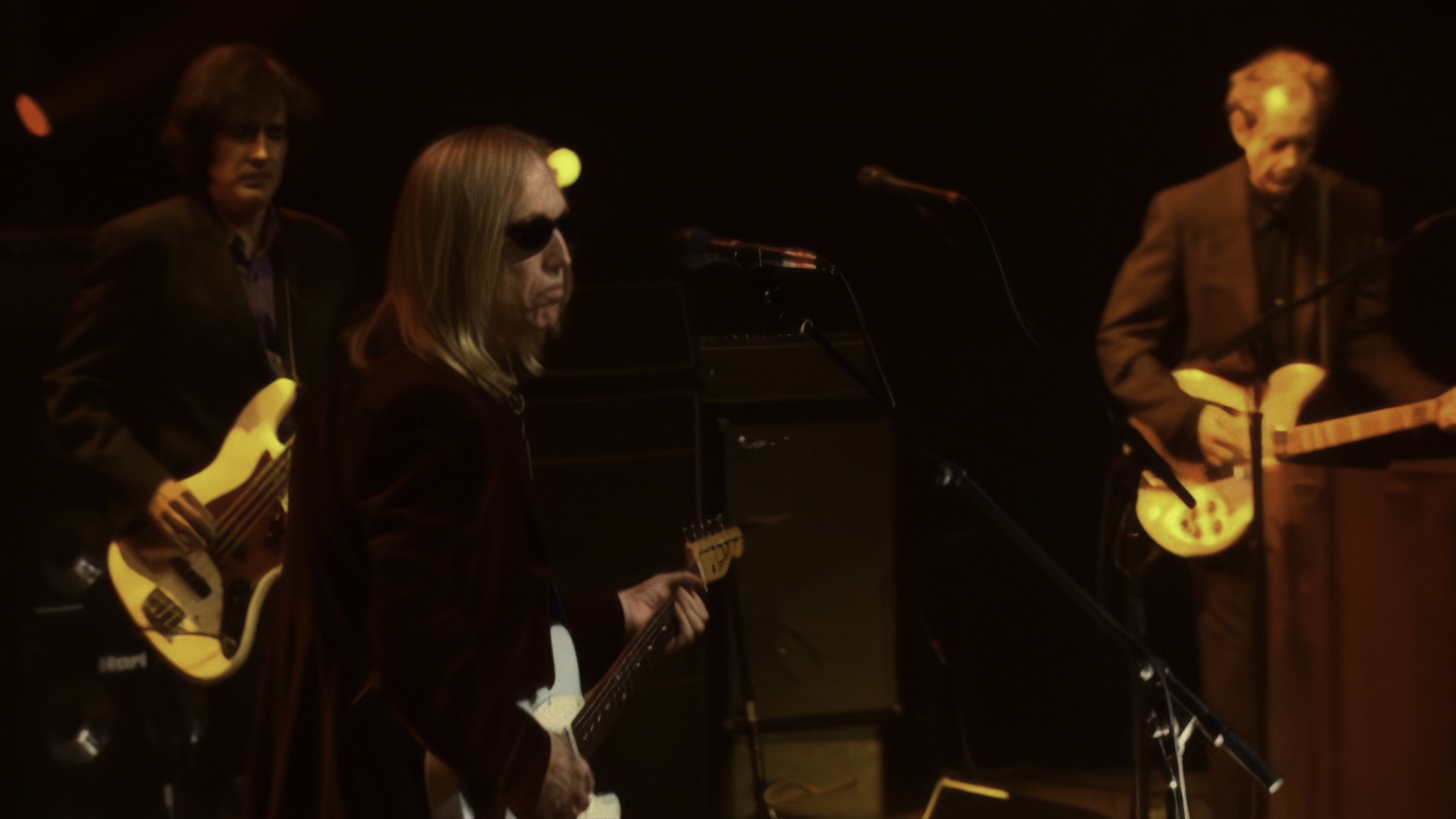 Backdrop for Tom Petty & the Heartbreakers - Live at the Olympic (The Last DJ)