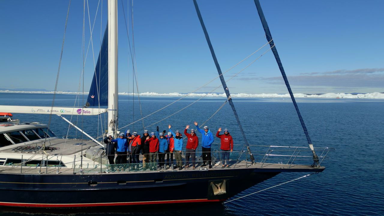 Backdrop for Bellingshauseniga Arktikas: Loodeväil