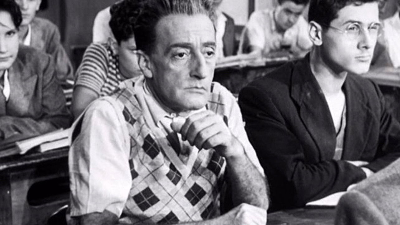 Backdrop for Totò Looking for a House