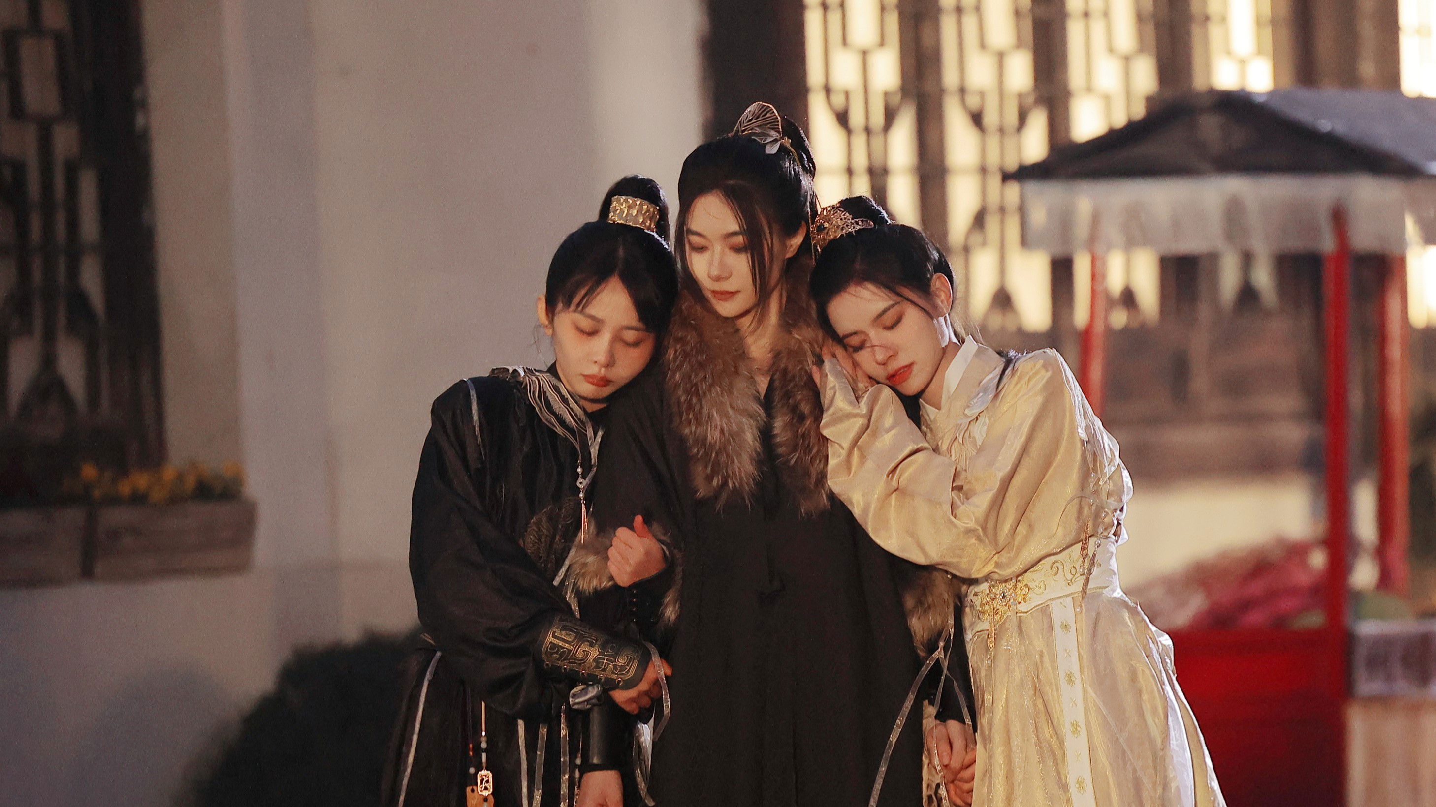 Backdrop for Nü Er Hong