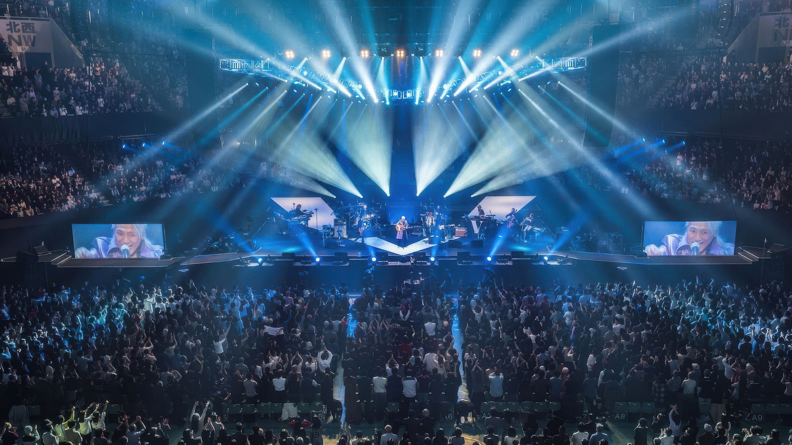 Backdrop for 安全地帯 ALL TIME BEST「35」~35TH ANNIVERSARY TOUR 2017~LIVE IN 日本武道館