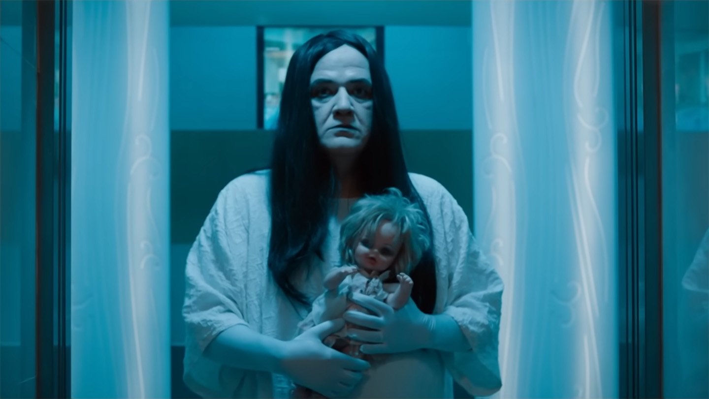 Backdrop for Adam Mısın!