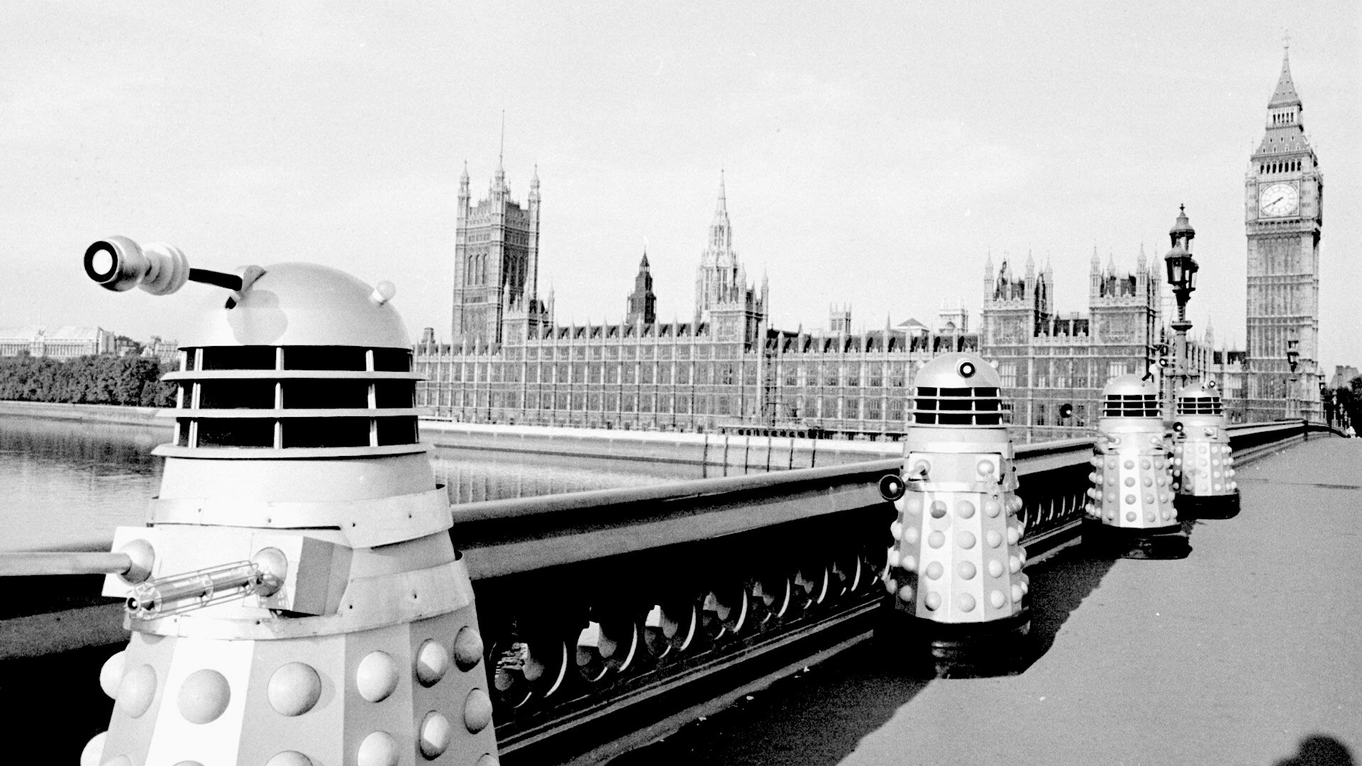 Backdrop for Doctor Who: The Dalek Invasion of Earth