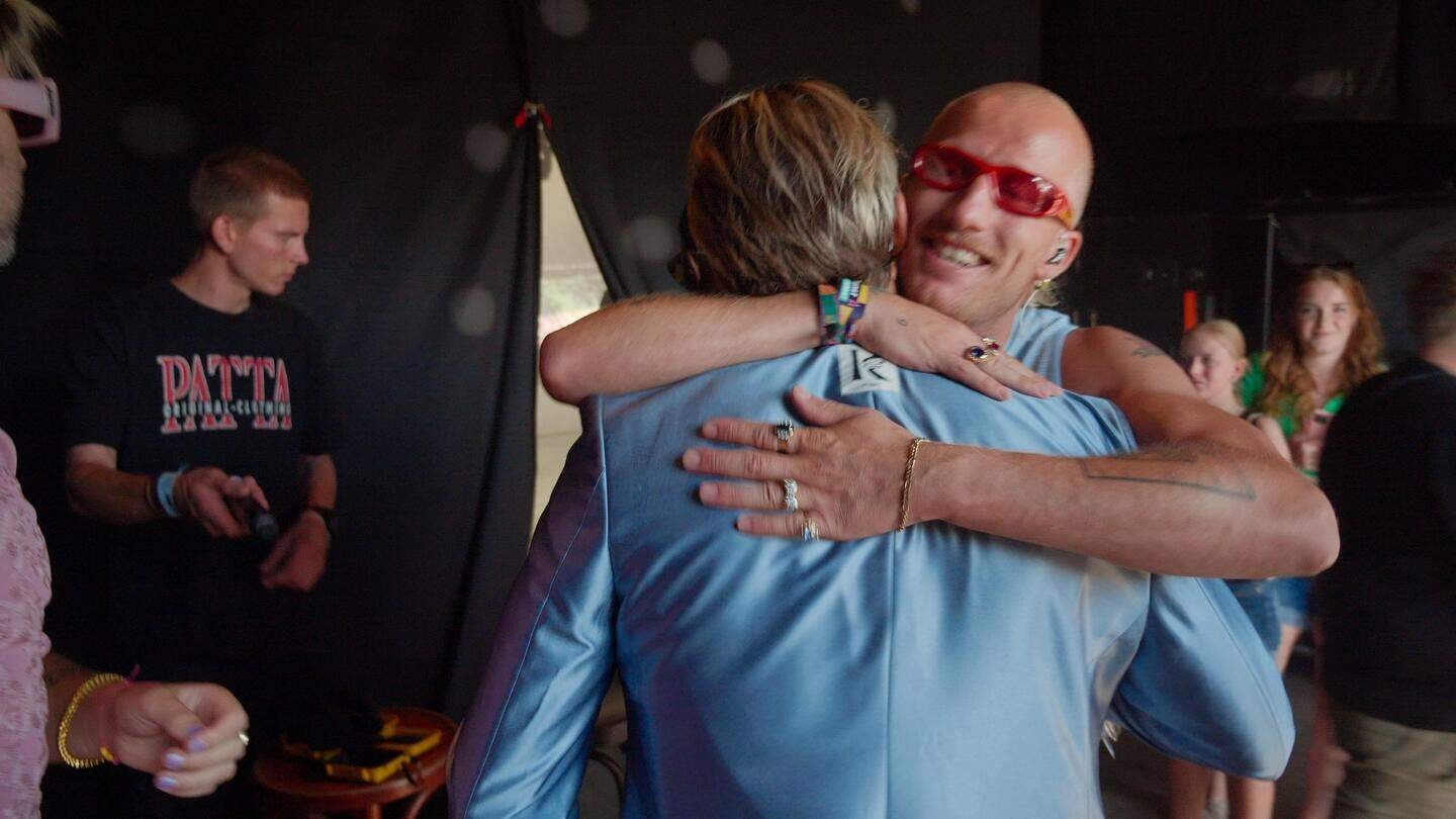 Backdrop for Goldband: Tot We Breken