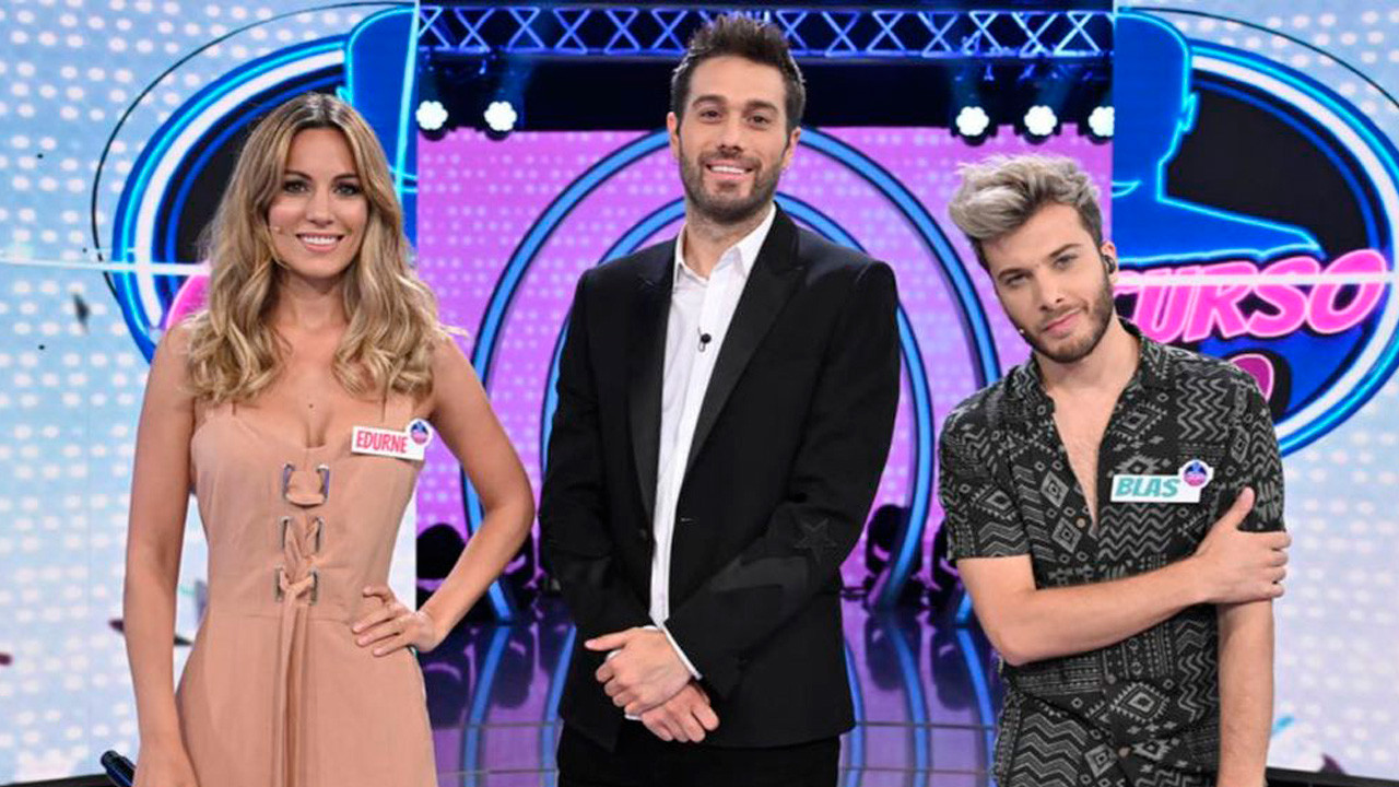 Backdrop for El Concurso del Año