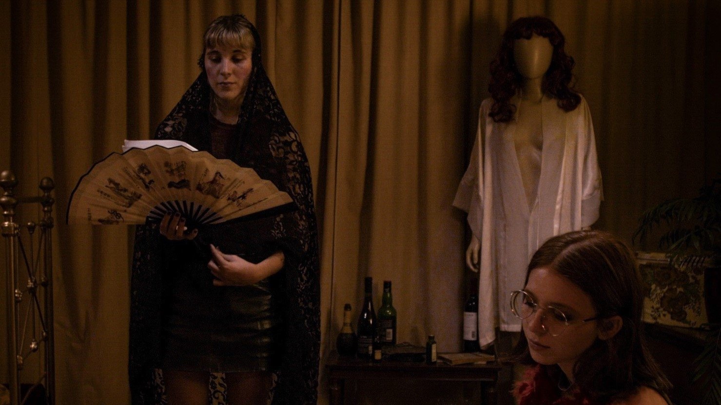 Backdrop for Gala & Kiwi