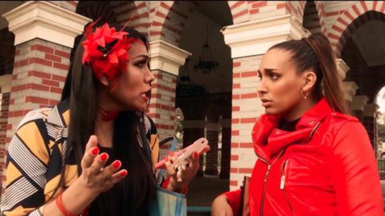 Backdrop for Un romance singular