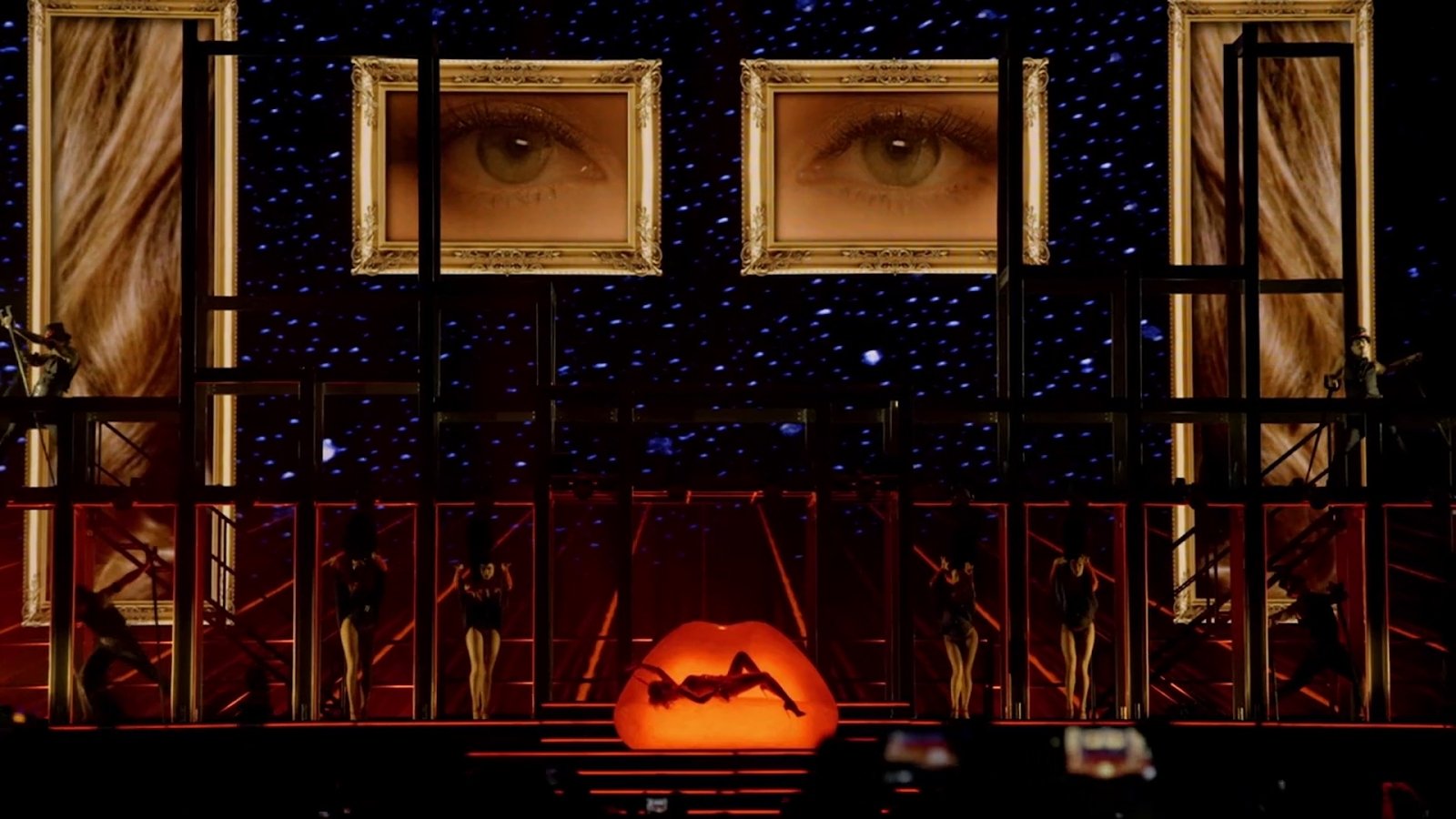 Backdrop for Kylie Minogue: Kiss Me Once - Live at the SSE Hydro