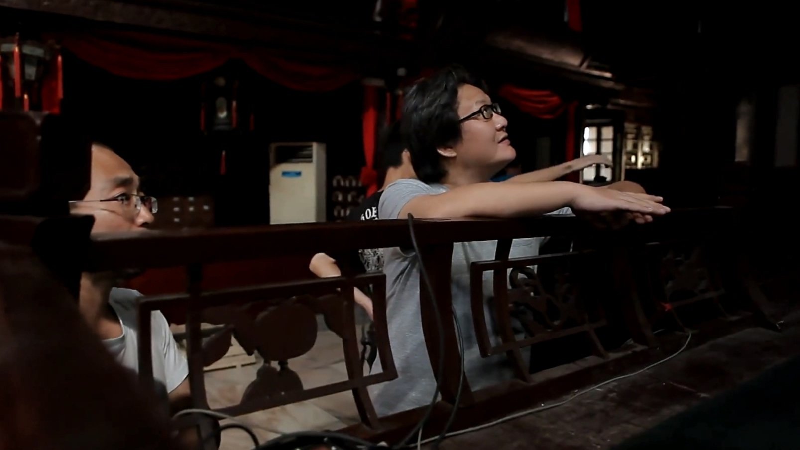 Backdrop for 挟刀揉手