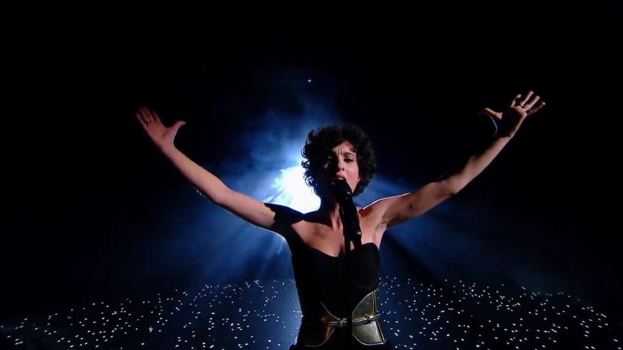 Backdrop for Barbara Pravi, that's who I am