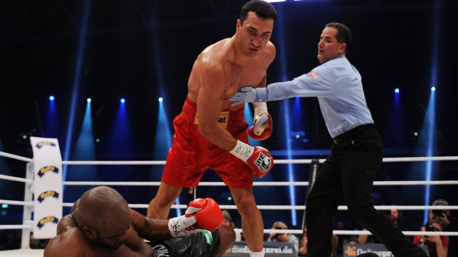 Backdrop for Wladimir Klitschko vs. Jean-Marc Gilbert Mormeck