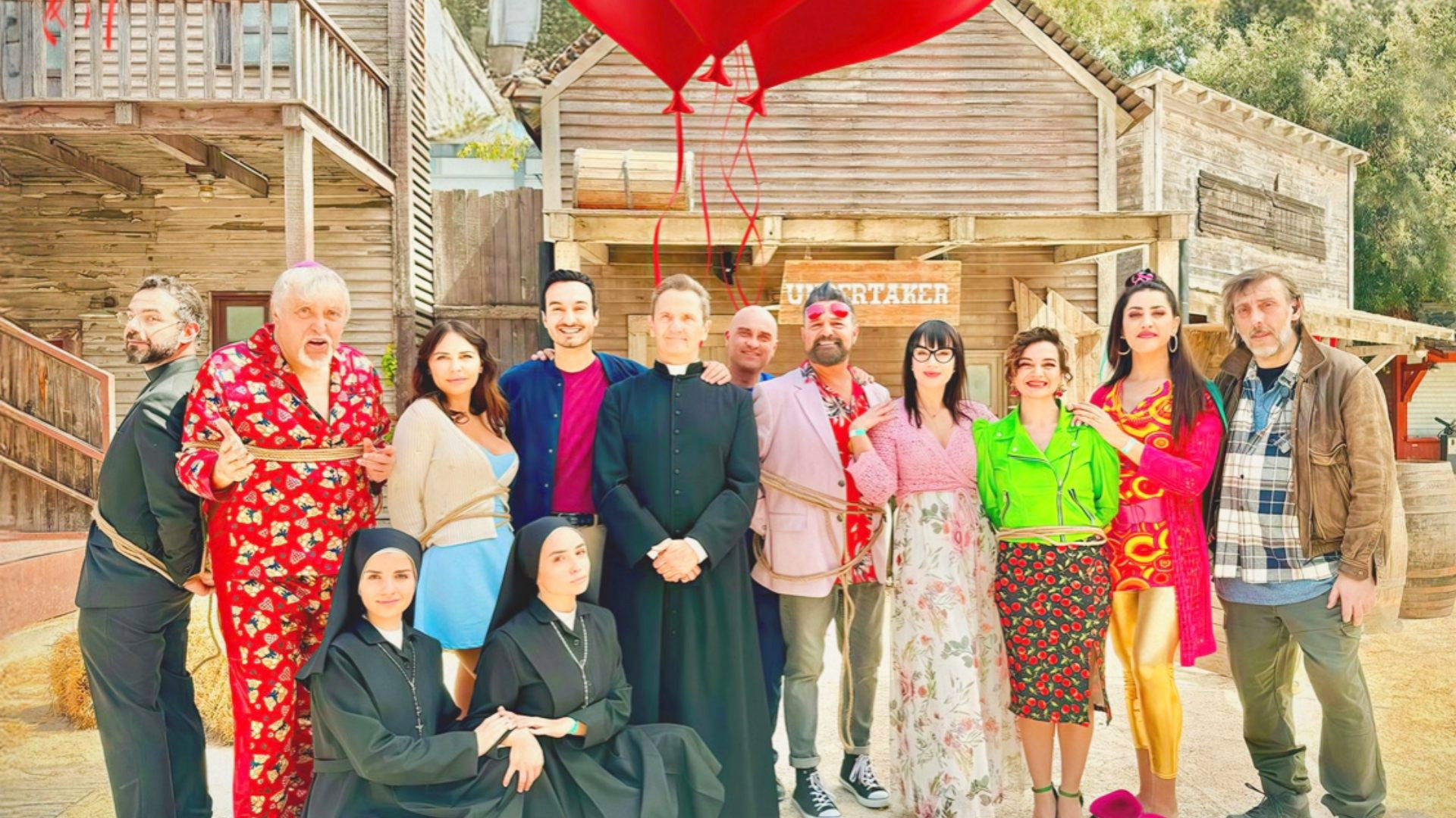 Backdrop for Din Don 8 - Viaggio di nozze a Cinecittà World