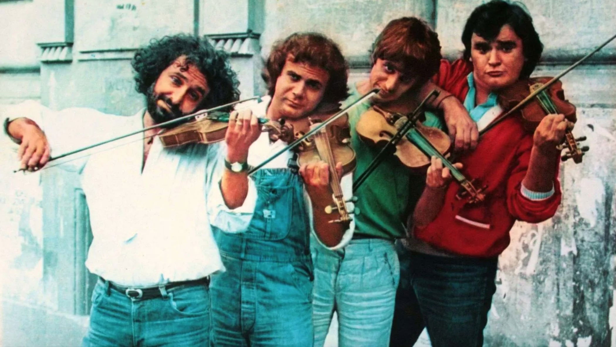 Backdrop for Arrivano i gatti