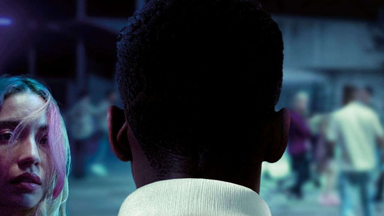 Backdrop for 40 secondi