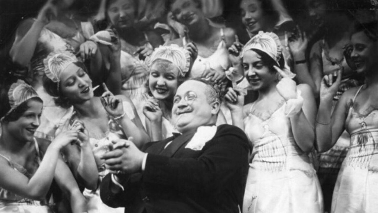 Backdrop for Zwei Herzen und ein Schlag