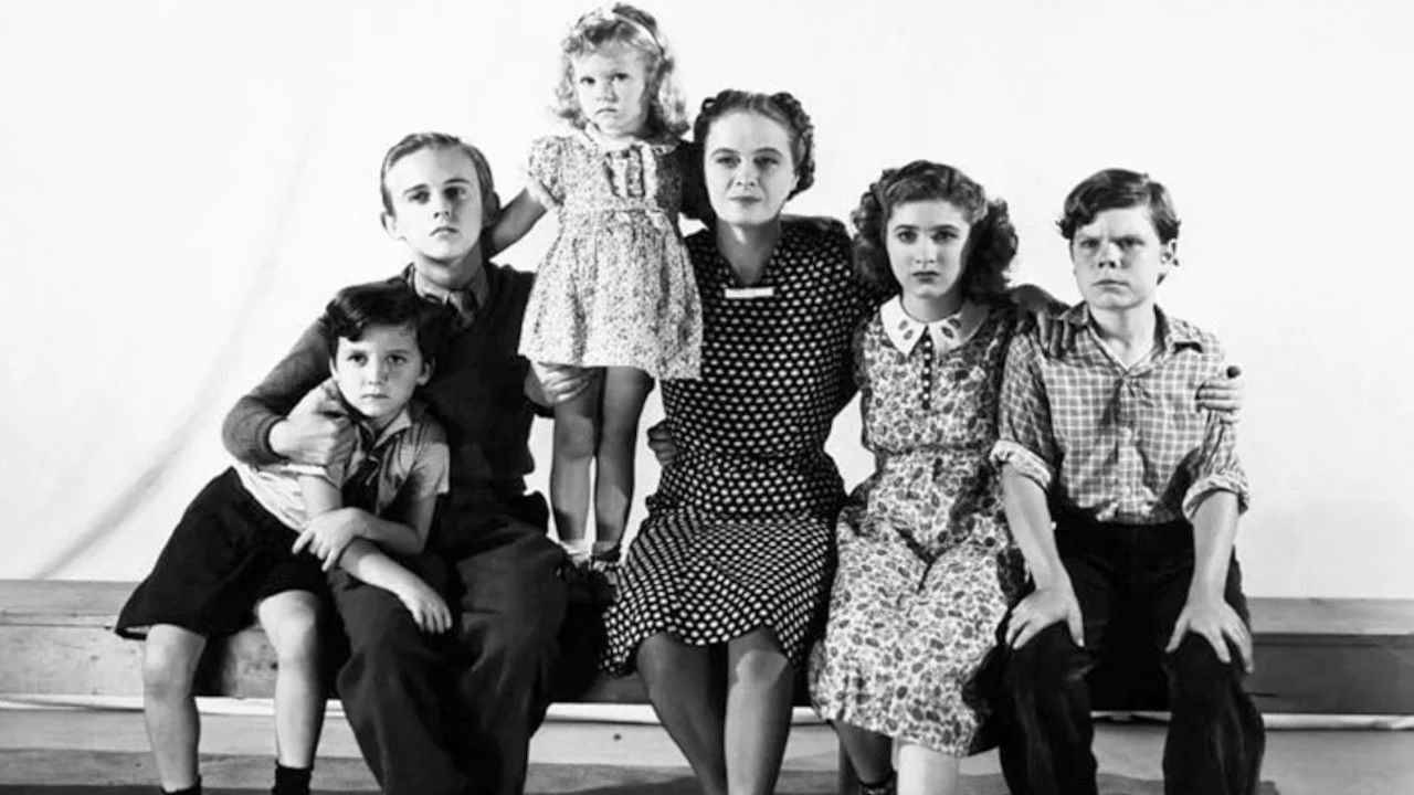 Backdrop for Five Little Peppers And How They Grew