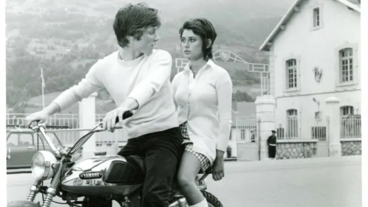 Backdrop for Les Sesterain ou le miroir 2000