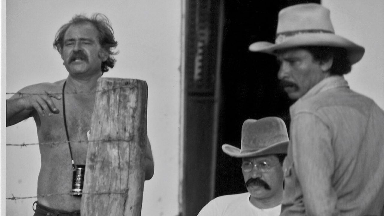 Backdrop for Caballo salvaje