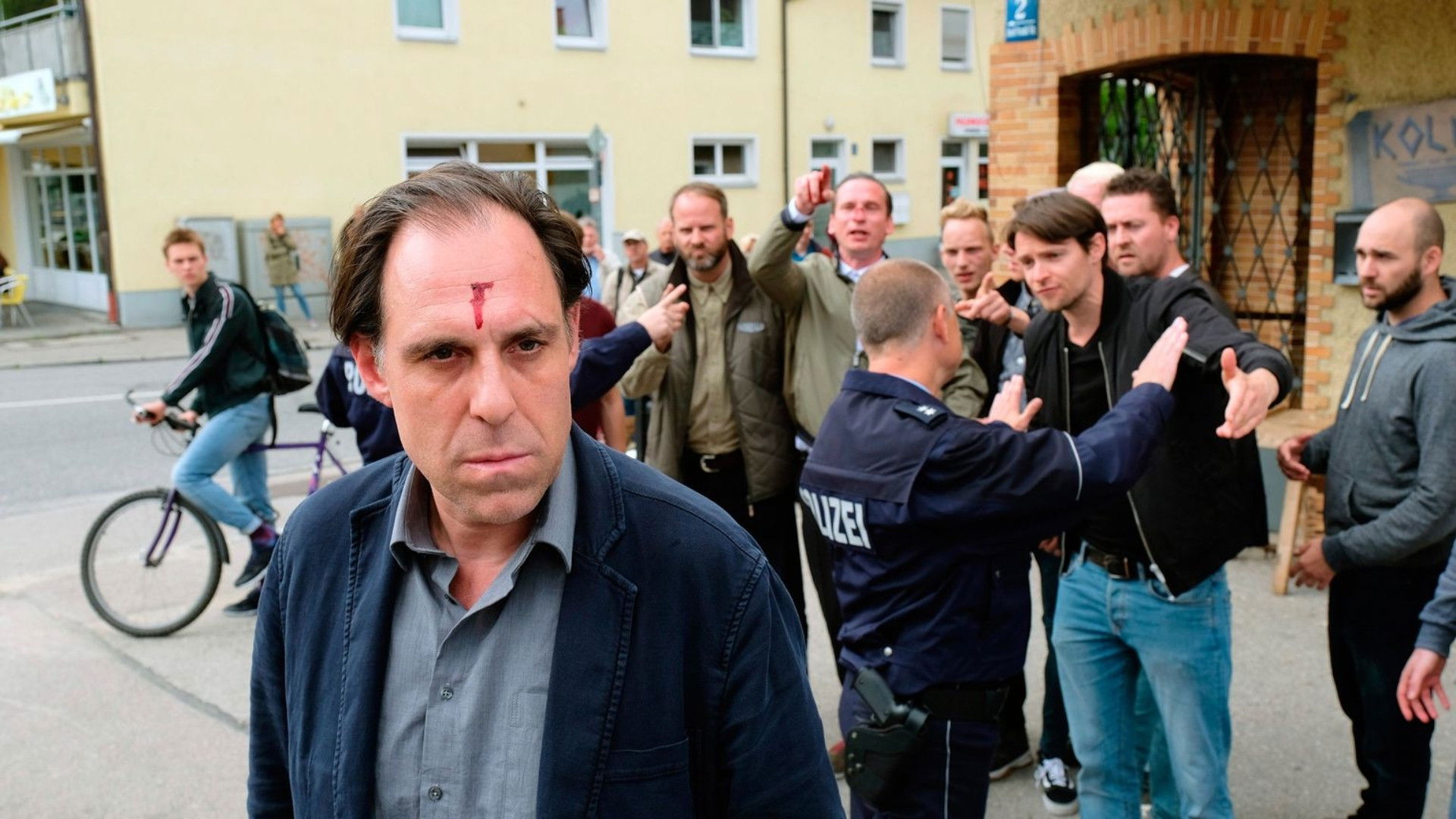 Backdrop for Kühn hat zu tun