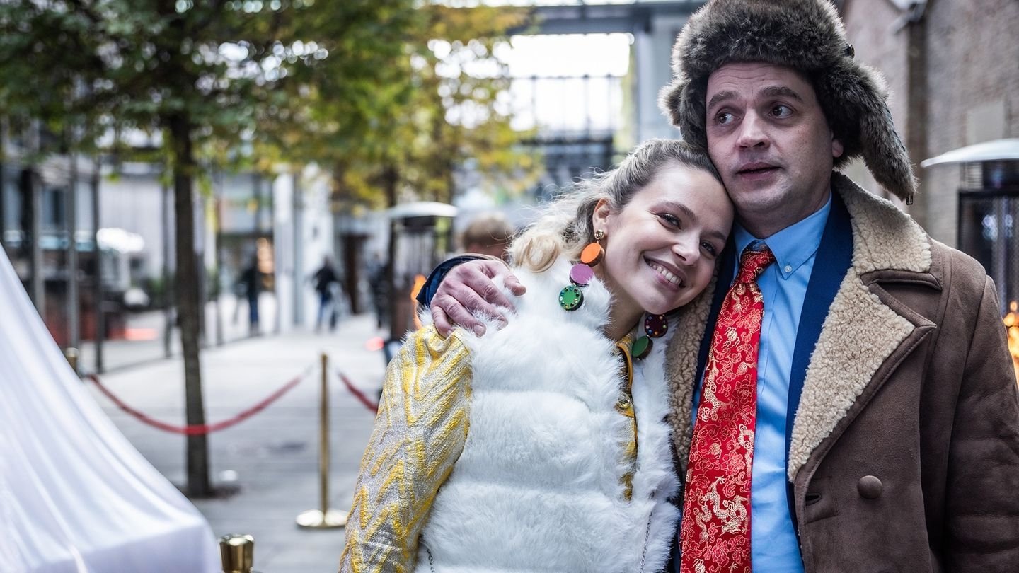 Backdrop for The Office PL 3 - Pomnik Szefa Idioty