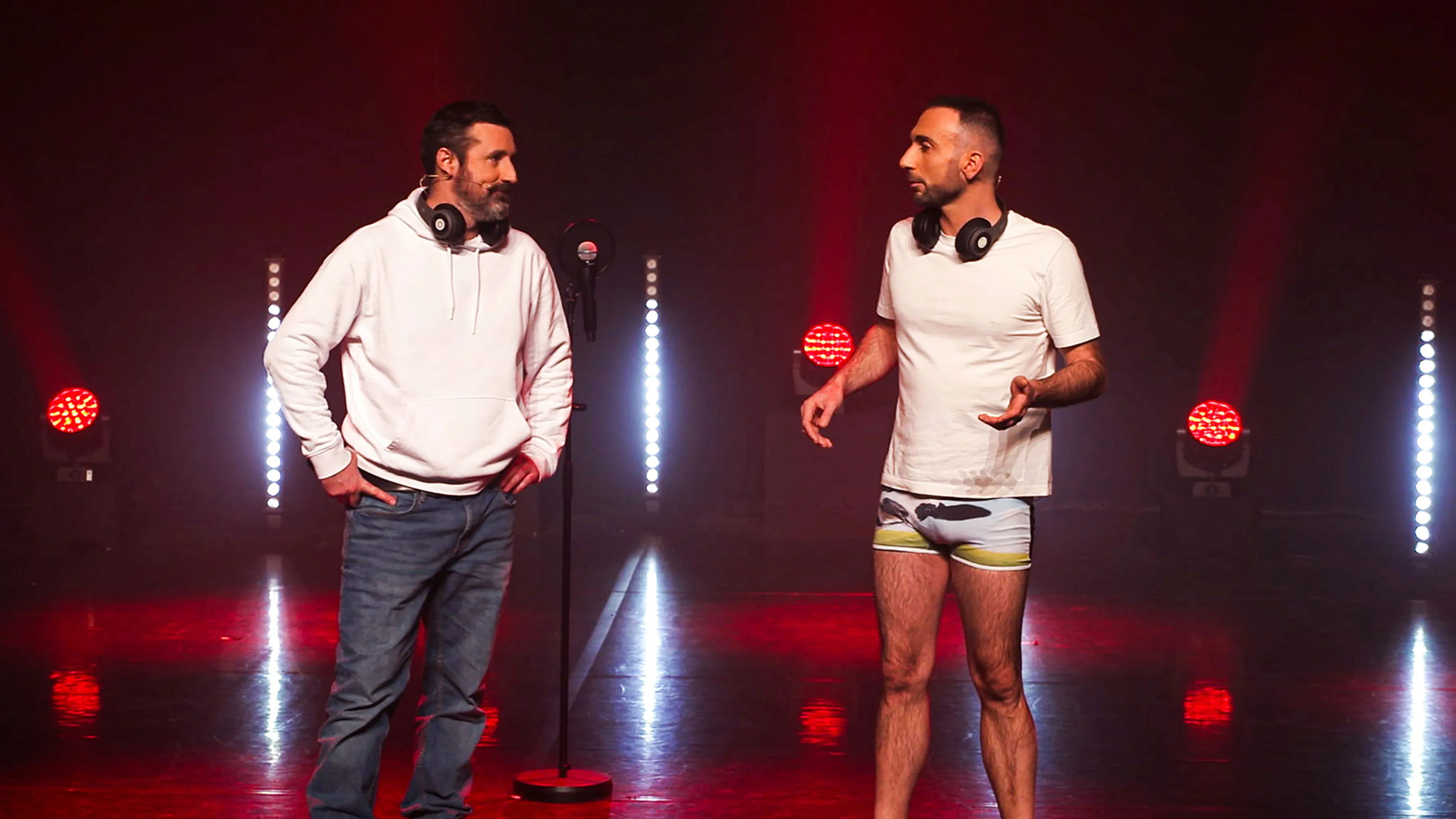 Backdrop for Les Décaféinés : Les 2 derniers amis du monde